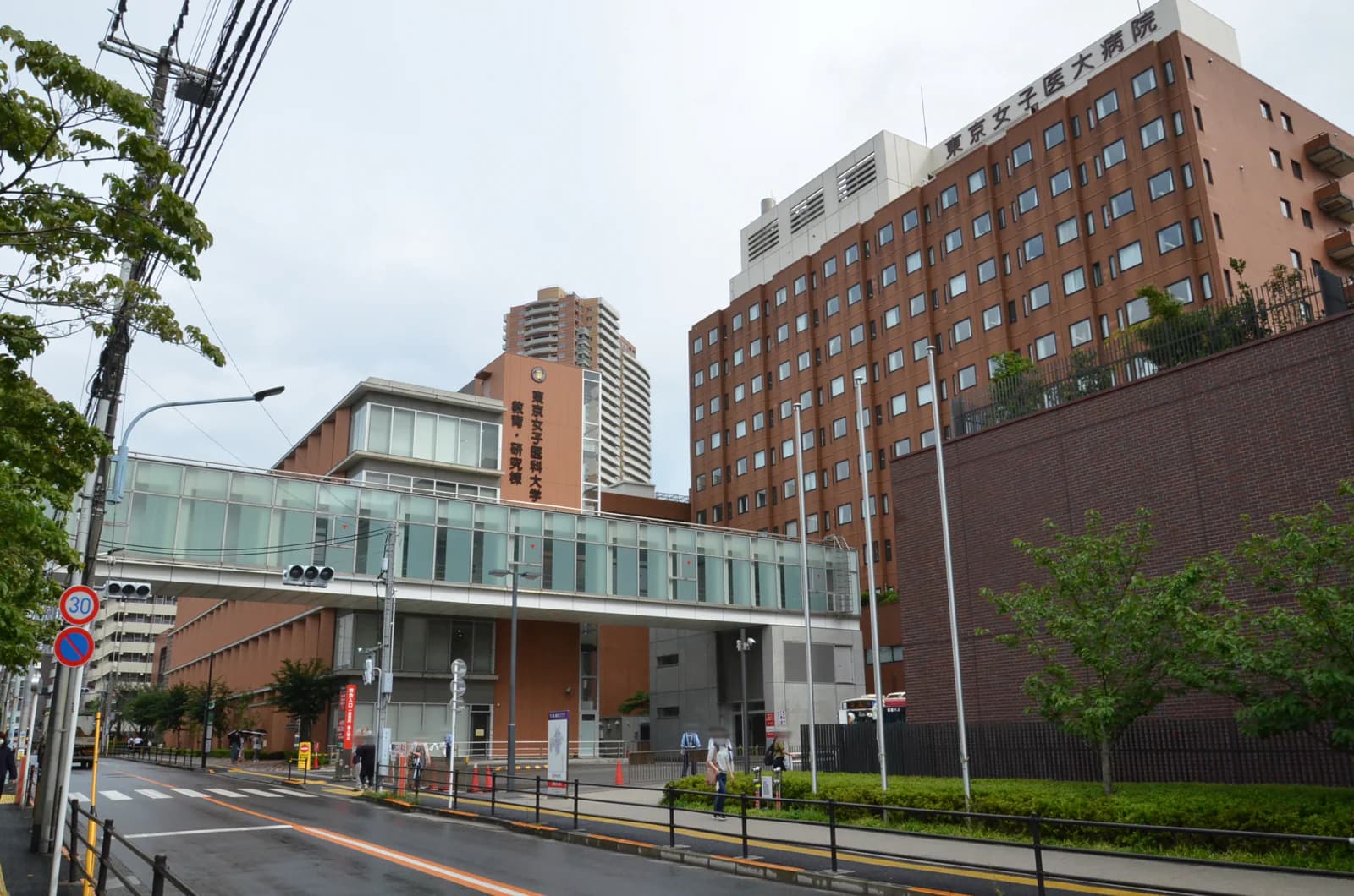日下診療所と東京女子医科大学足立医療センターの連携 ― 教授外来の併設で精密検査・専門治療に対応